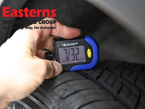 Used 2025 Nissan Pathfinder SV FWD image 27