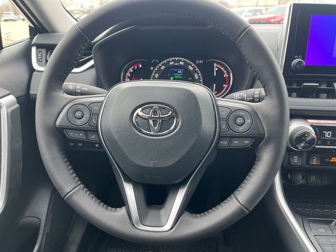 New 2025 Toyota RAV4 XLE image 15