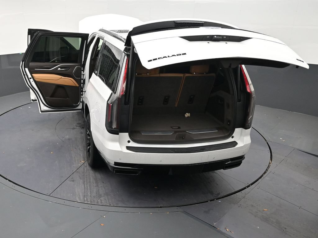 Used 2023 Cadillac Escalade Sport w/ LPO, ONYX Package AWD/4WD image 31