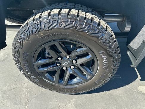 New 2026 Chevrolet Silverado 1500 Custom Trail Boss w/ LPO, Dark Essentials Package AWD/4WD image 9