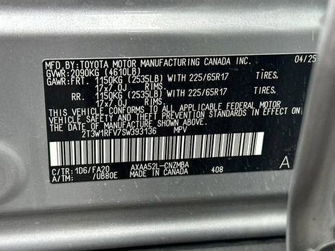 Certified 2025 Toyota RAV4 XLE FWD image 34