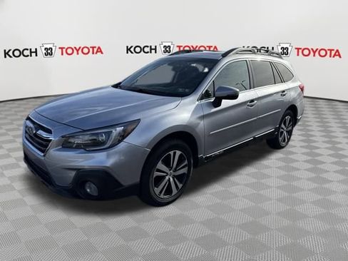 Used 2018 Subaru Outback 2.5i Limited image 3