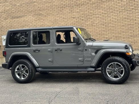 Used 2021 Jeep Wrangler Unlimited Sahara AWD/4WD image 4