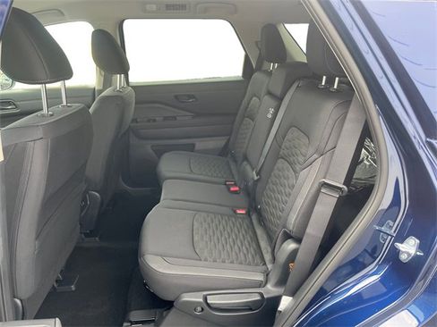 New 2025 Nissan Pathfinder SV w/ Black Appearance Package image 8