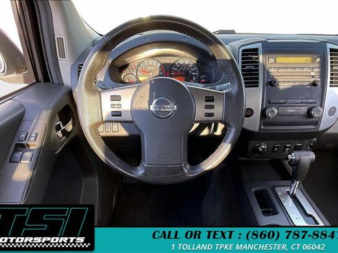 Used 2011 Nissan Frontier SV w/ SV Premium Utility Pkg image 5