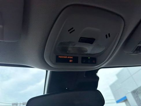 Used 2025 Chevrolet Trax LT FWD image 57