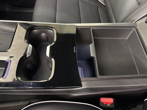 Used 2025 Buick Enclave Preferred image 36