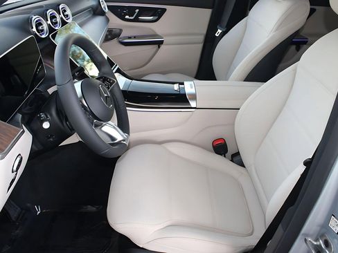 Used 2026 Mercedes-Benz GLC 300 image 5