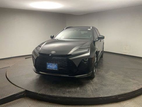 Used 2025 Toyota Crown Signia w/ Advanced Technology Package AWD/4WD image 3