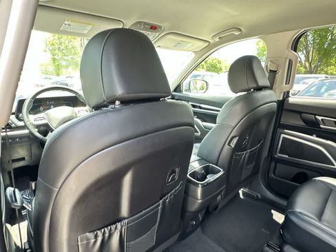 Certified 2024 Kia Telluride S FWD image 16