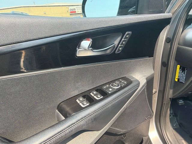 Used 2017 Kia Sorento SX AWD/4WD image 18