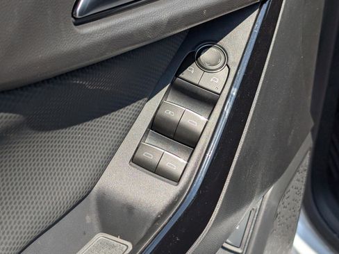 New 2026 Chevrolet Equinox RS w/ Convenience Package III FWD image 16
