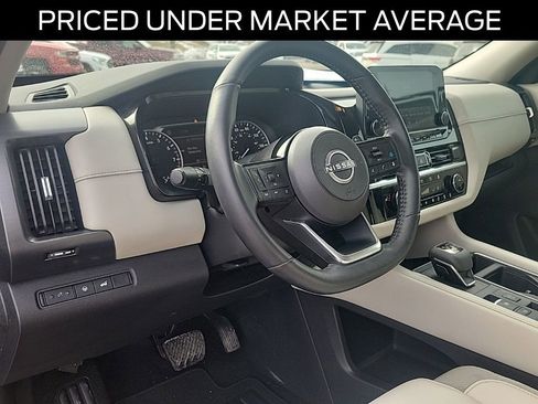 Used 2023 Nissan Pathfinder SL w/ Lighting Package (N92) image 17