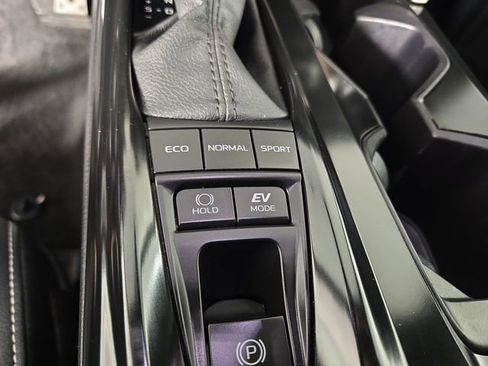 Used 2025 Toyota Camry SE FWD image 25