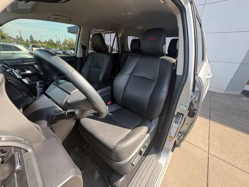 Used 2019 Toyota 4Runner TRD Off-Road Premium AWD/4WD image 12