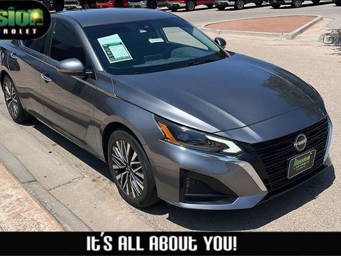 Used 2023 Nissan Altima 2.5 SV FWD image 1