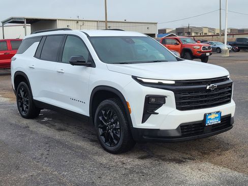 New 2026 Chevrolet Traverse LT image 7