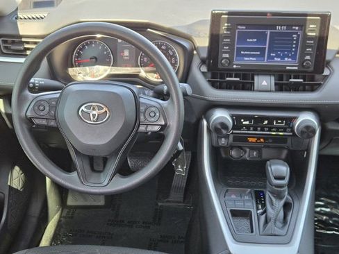 Used 2022 Toyota RAV4 LE FWD image 27