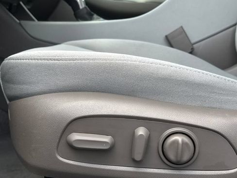Used 2025 Chevrolet Malibu LT FWD image 14