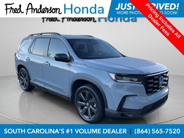 Used 2025 Honda Pilot Sport image 1