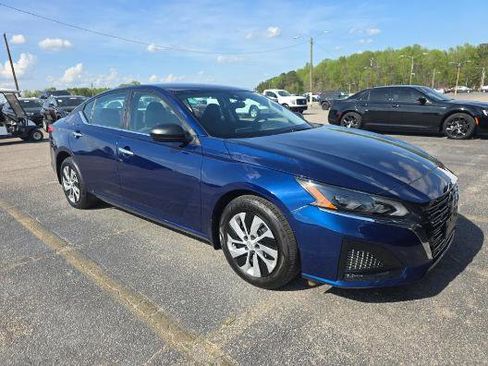 Used 2024 Nissan Altima 2.5 S image 1