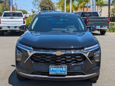 Used 2025 Chevrolet Trax LT w/ Driver Confidence Package image 8