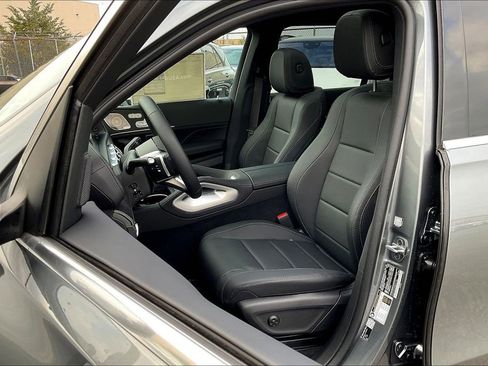 New 2026 Mercedes-Benz GLS 450 GLS 450 image 9