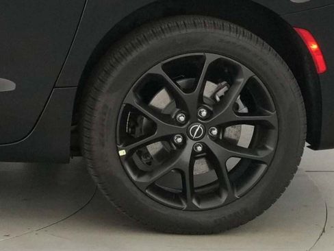 New 2026 Chrysler Pacifica Limited w/ S Appearance Package image 38