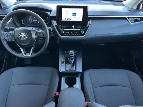 Used 2026 Toyota Corolla Cross LE FWD image 13