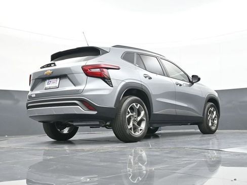 New 2026 Chevrolet Trax LT w/ Driver Confidence Package FWD image 39