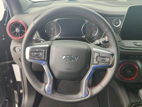 Certified 2025 Chevrolet Blazer RS FWD image 17