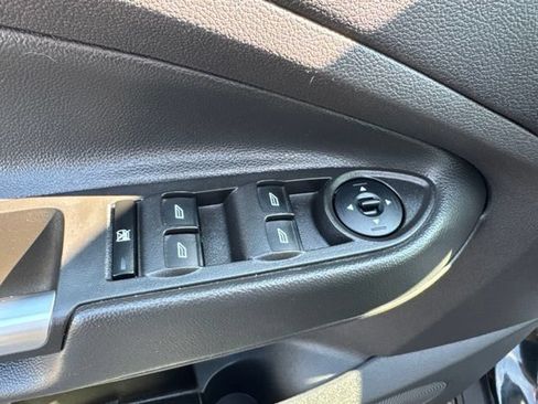Used 2015 Ford Escape SE w/ SE Chrome Package FWD image 9