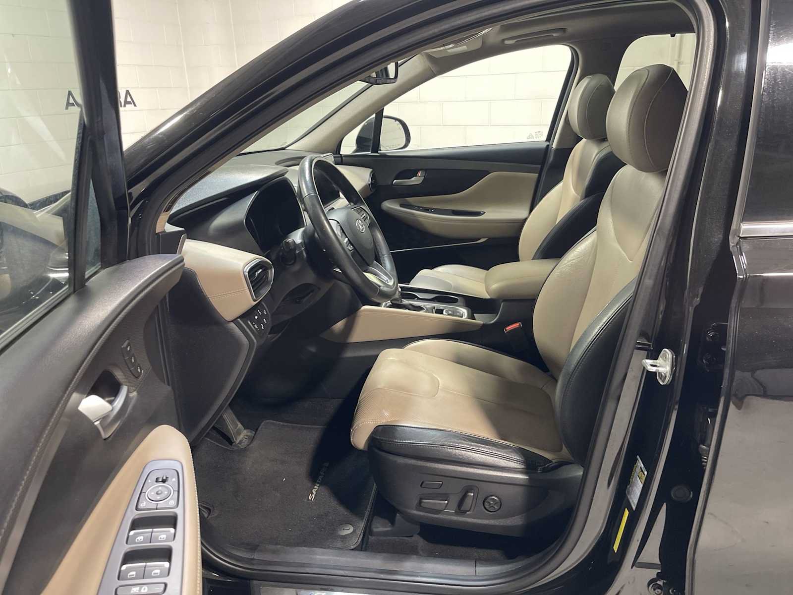 Used 2020 Hyundai Santa Fe Limited AWD/4WD image 2