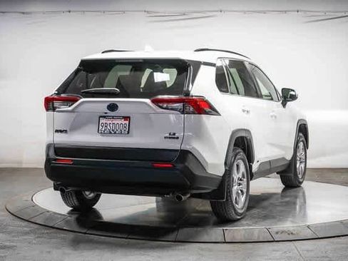 Certified 2022 Toyota RAV4 LE image 5