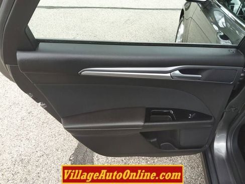 Used 2013 Ford Fusion SE FWD image 28