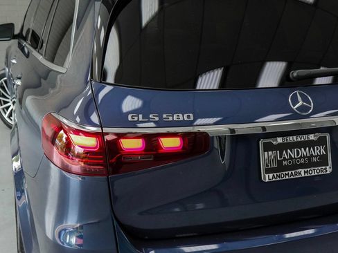 Used 2024 Mercedes-Benz GLS 580 4MATIC image 41