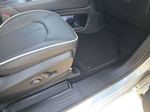 New 2026 Chrysler Pacifica Limited w/ S Appearance Package image 13