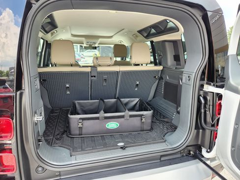 Certified 2024 Land Rover Defender 110 S AWD/4WD image 8