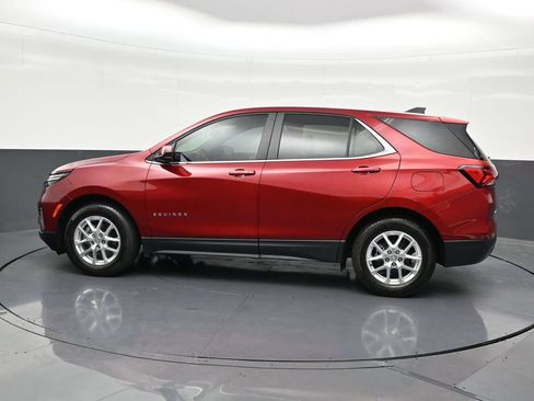Used 2024 Chevrolet Equinox LT FWD image 2