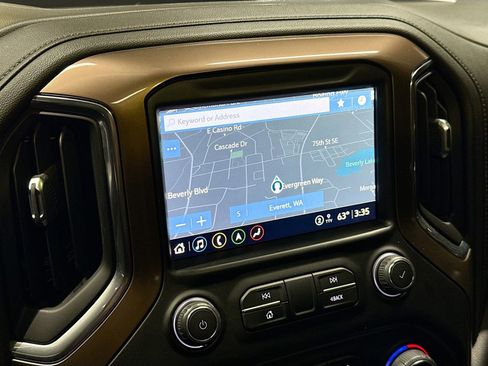 Used 2021 Chevrolet Silverado 1500 High Country w/ Technology Package image 16