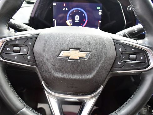 Used 2025 Chevrolet Trax LT w/ LT Convenience Package FWD image 22