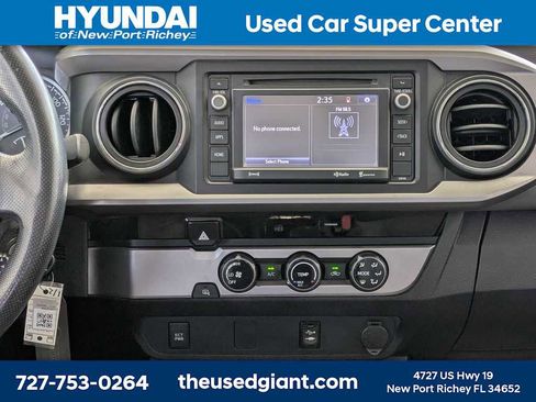 Used 2017 Toyota Tacoma SR5 w/ Tow Package RWD image 20