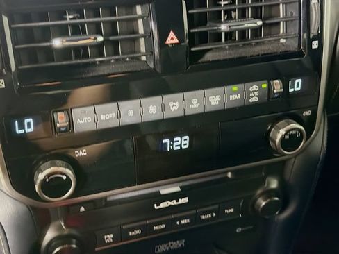 Used 2023 Lexus GX 460 Premium AWD/4WD image 19