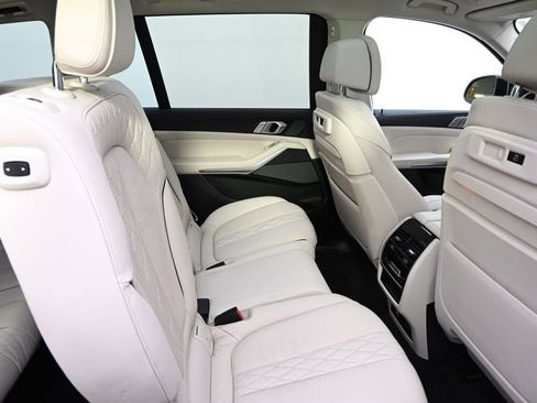 Used 2021 BMW X7 xDrive40i w/ Premium Package image 18