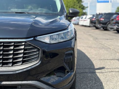 Used 2023 Ford Escape Active w/ Tech Pack #1 AWD/4WD image 4
