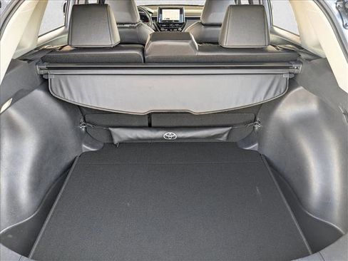Used 2023 Toyota Corolla Cross XLE w/ Convenience Package FWD image 6