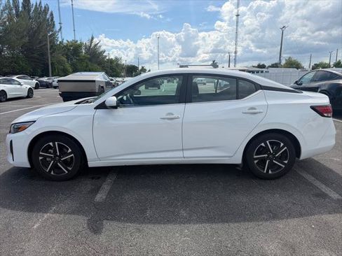 Used 2024 Nissan Sentra SV FWD image 3