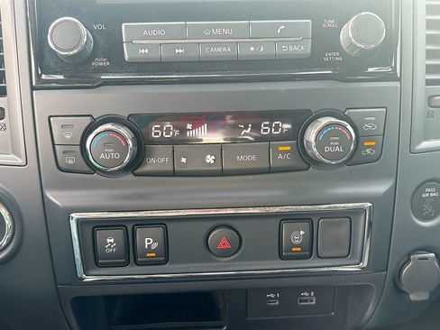 Used 2023 Nissan Titan SV w/ SV Convenience Package RWD image 15