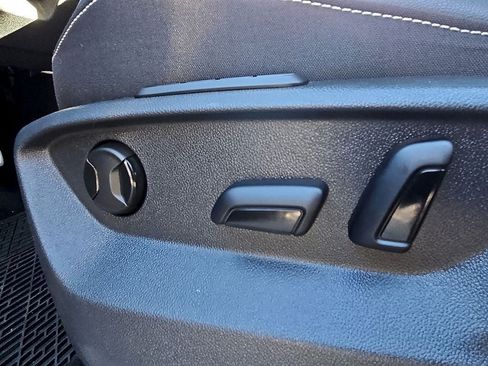 Used 2022 Volkswagen Tiguan SEL R-Line AWD/4WD image 16