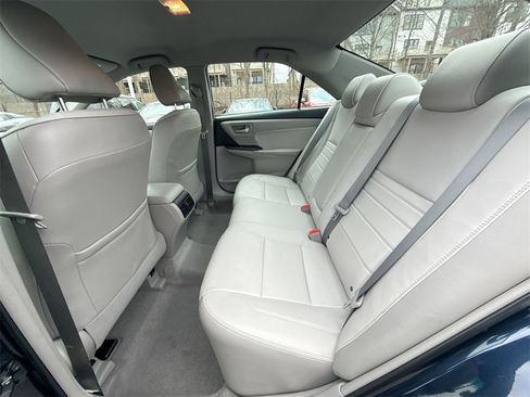 Used 2017 Toyota Camry XLE image 22